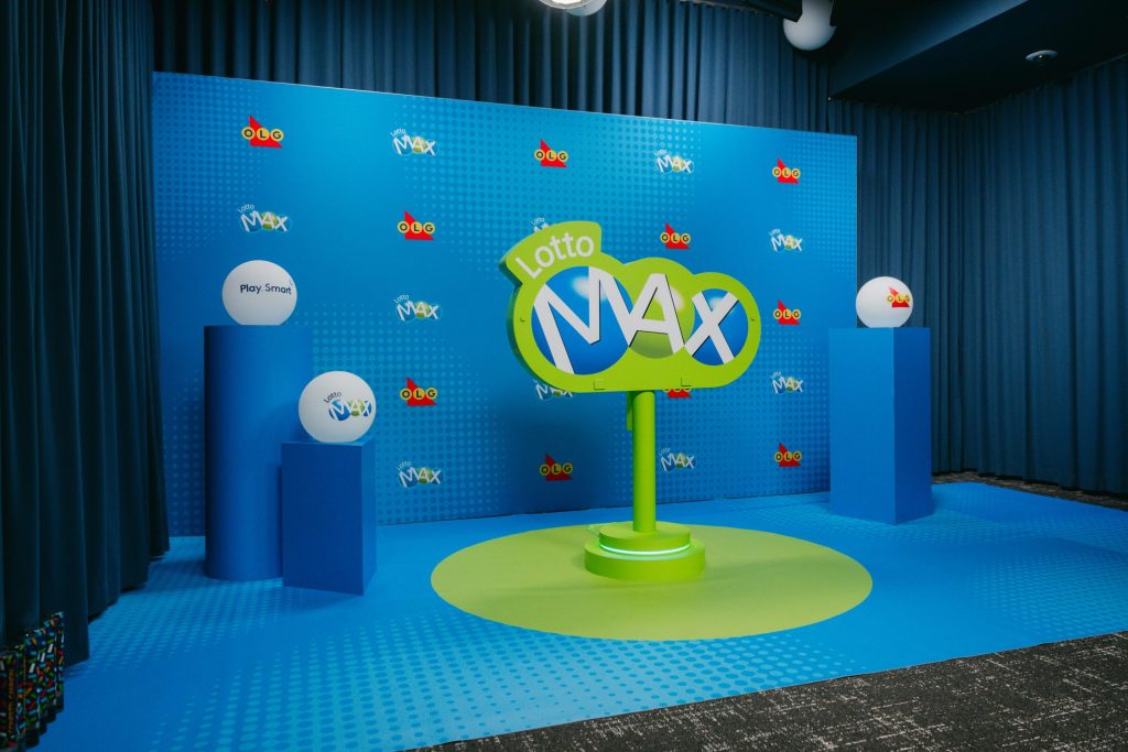 LOTTO MAX Celebration set – angled view 